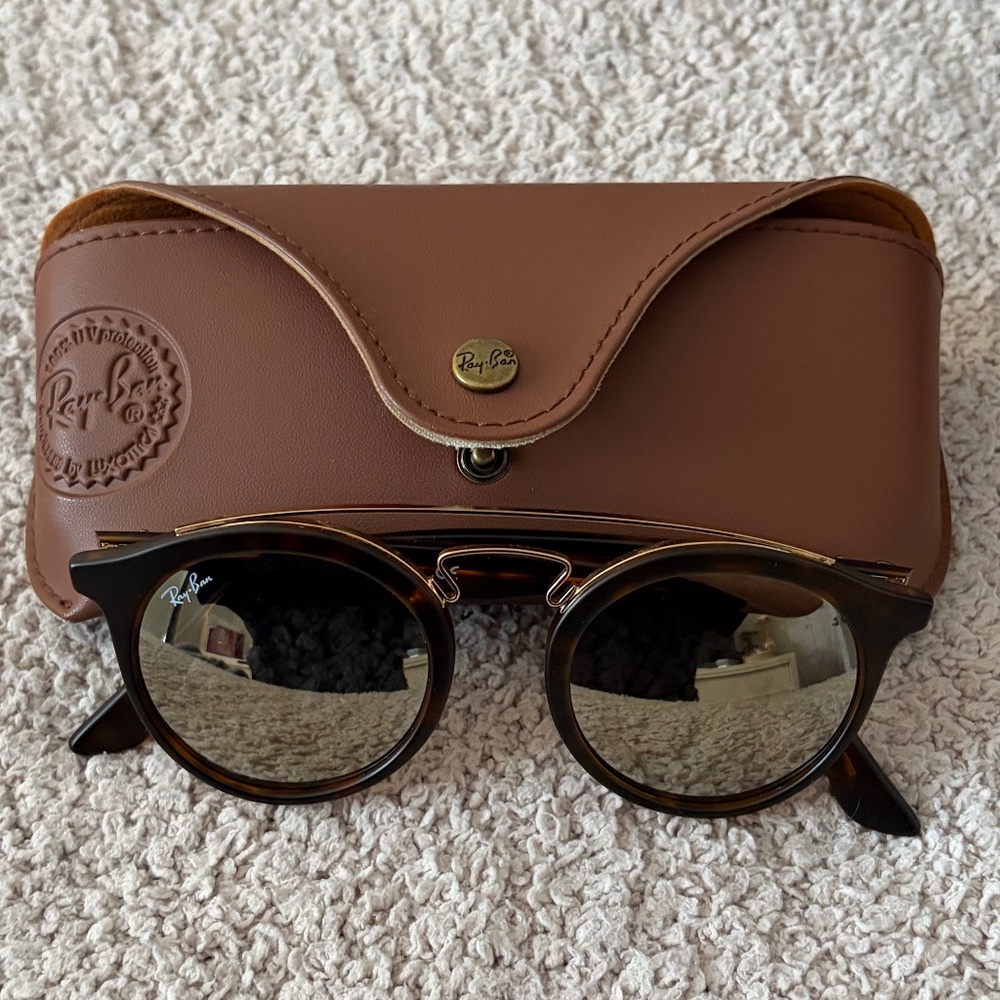 Ray-Ban Tortoise Brown Round Sunglasses with Gold Bridge